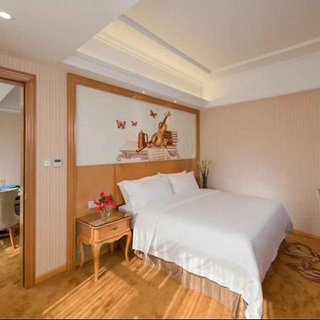 Vienna Hotel Shenzhen Baoneng City Plaza Екстериор снимка
