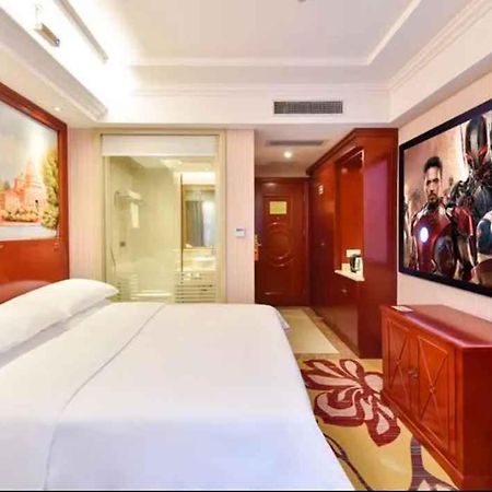 Vienna Hotel Shenzhen Baoneng City Plaza Екстериор снимка